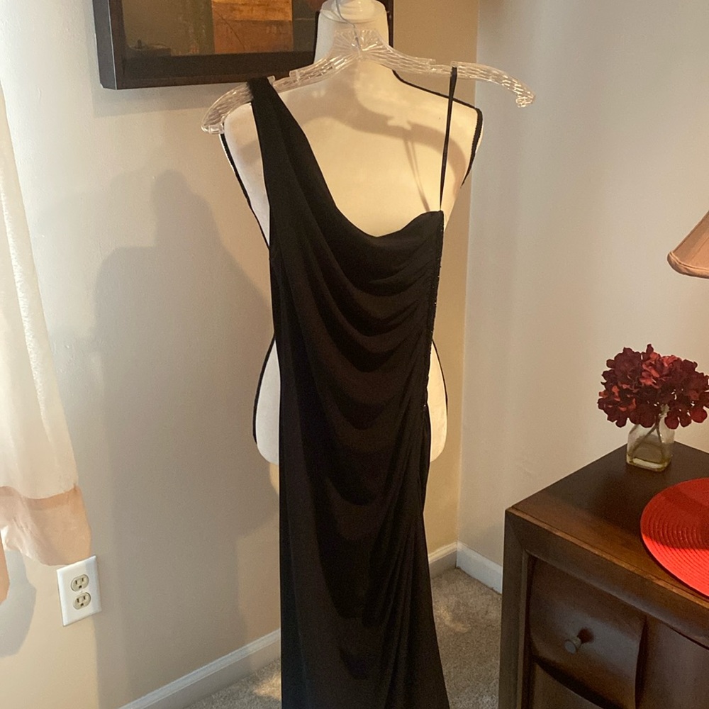 Laundry one shoulder gown